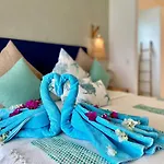Beachfront Luxury 3 Bedrooms Apartment