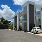 Lakaz Filao - Premium Apartment - Private Pool & Garden - Ac