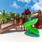 Crystals Beach Resort Belle Mare, A Member Of Radisson Individuals