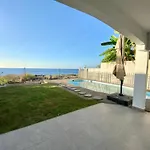 Solara West - Private Pool And Seafront
