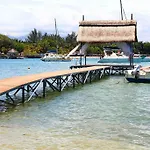 Dolphins Bay Villas