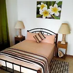 Flo Villa