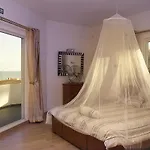 Gris Gris Whitehouse Villa