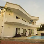 Gris Gris Whitehouse Villa