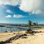 Beachfront & Pool Serviced Apartment With Stunning View - Closest To The Beach Than Most Hotel