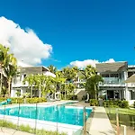Beachfront & Pool Serviced Apartment With Stunning View - Closest To The Beach Than Most Hotel