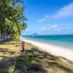 Casa Marina- Flic En Flac - Beach Is Right In Front Of The Villa-Just Cross The Road