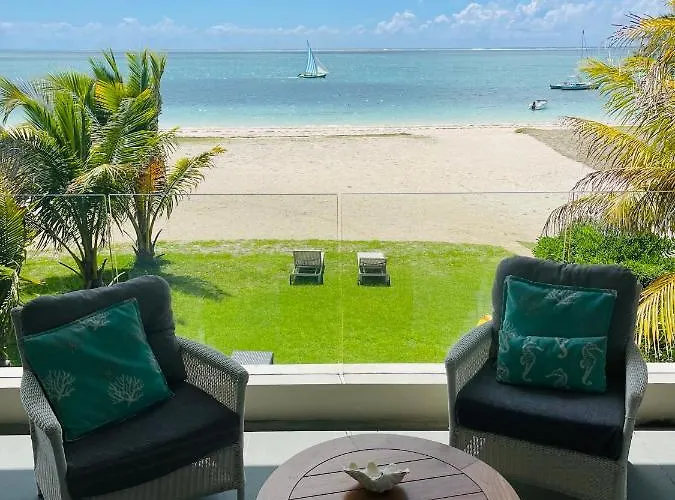 Summer Breeze Beachfront Luxury Apartment Pointe D\'Esny