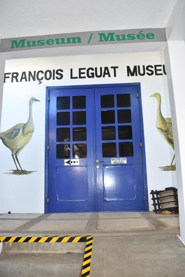 Les Antigones * Port Mathurin