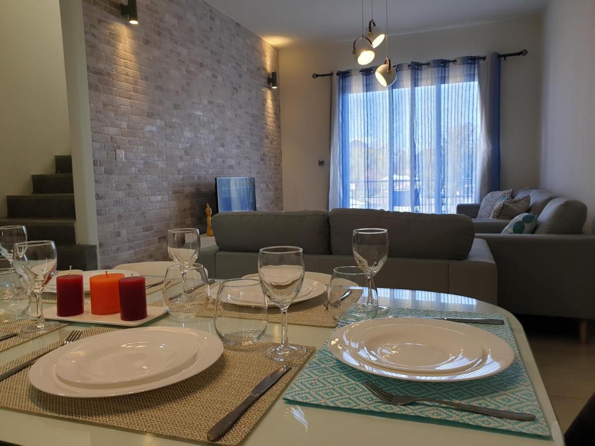 Apartment Westwood Luxury Penthouse With Private Roof Ref 15847 Flic en Flac