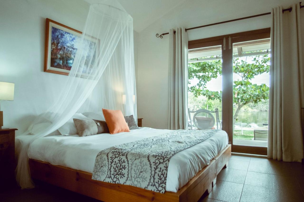 The River House * Tamarin