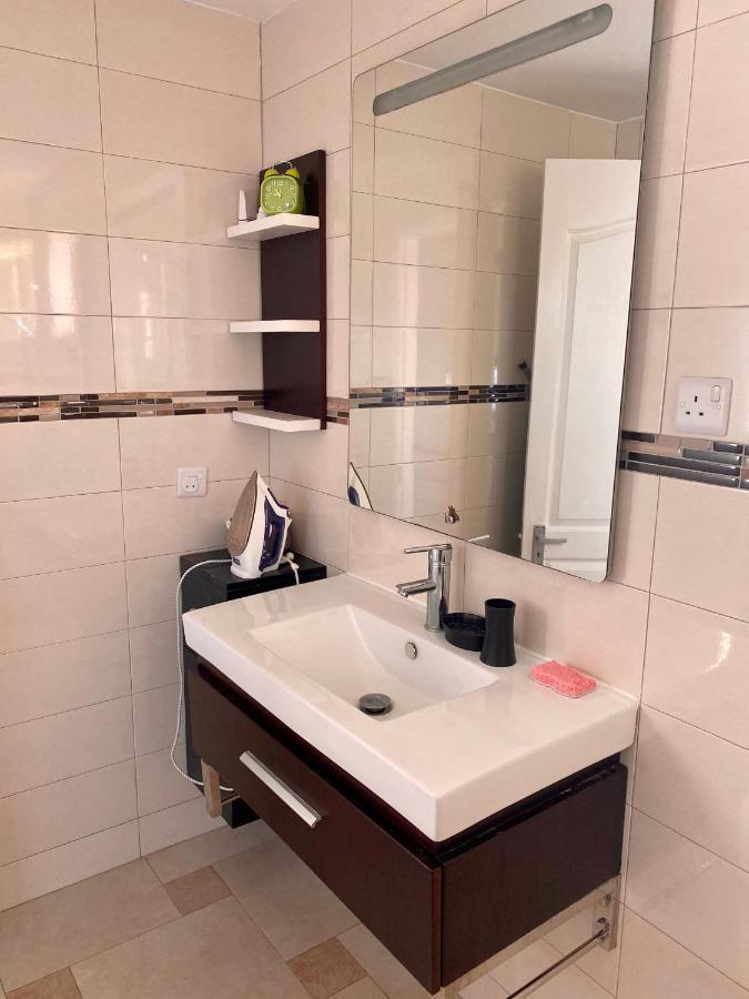 Ebene - Ideal Location In Rose Hill