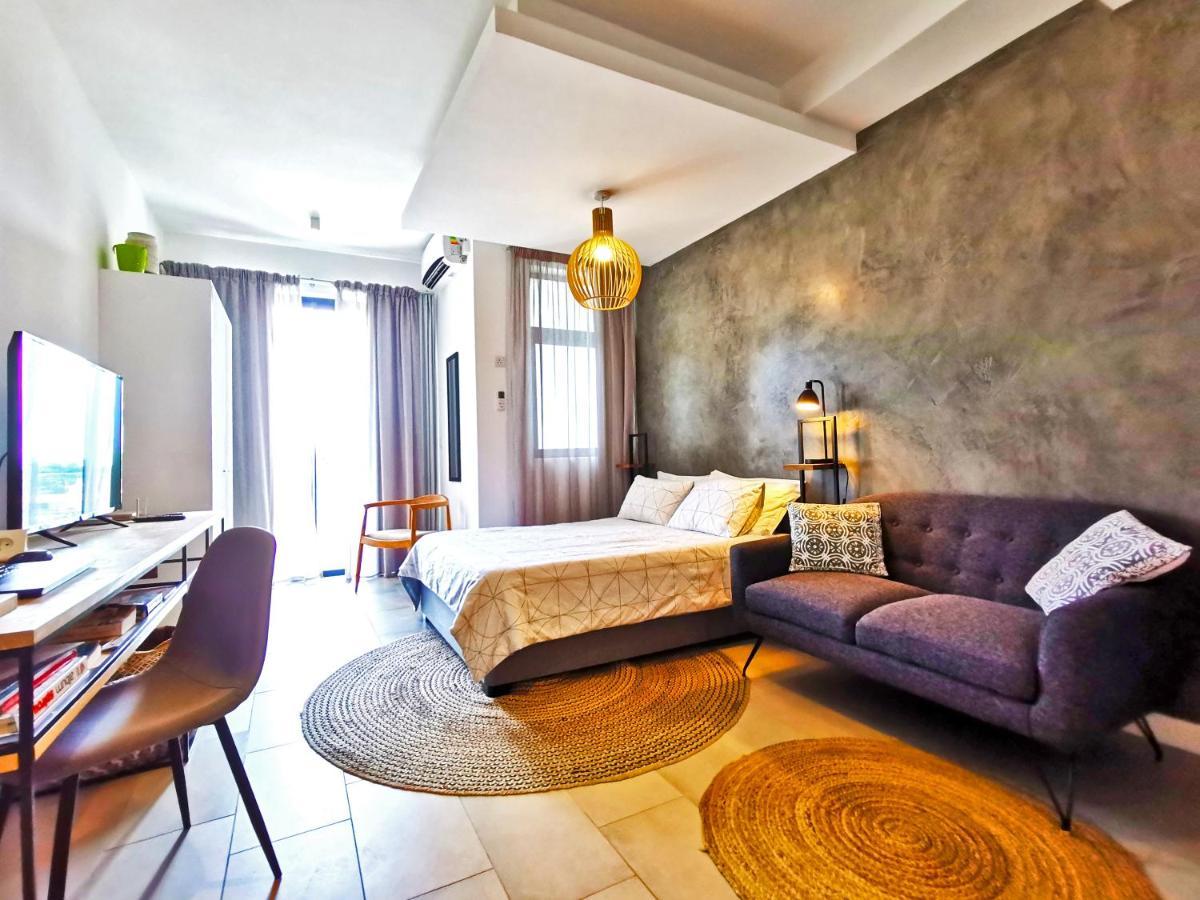 Avya's 113 At Ebene Square, Ebene Apartment