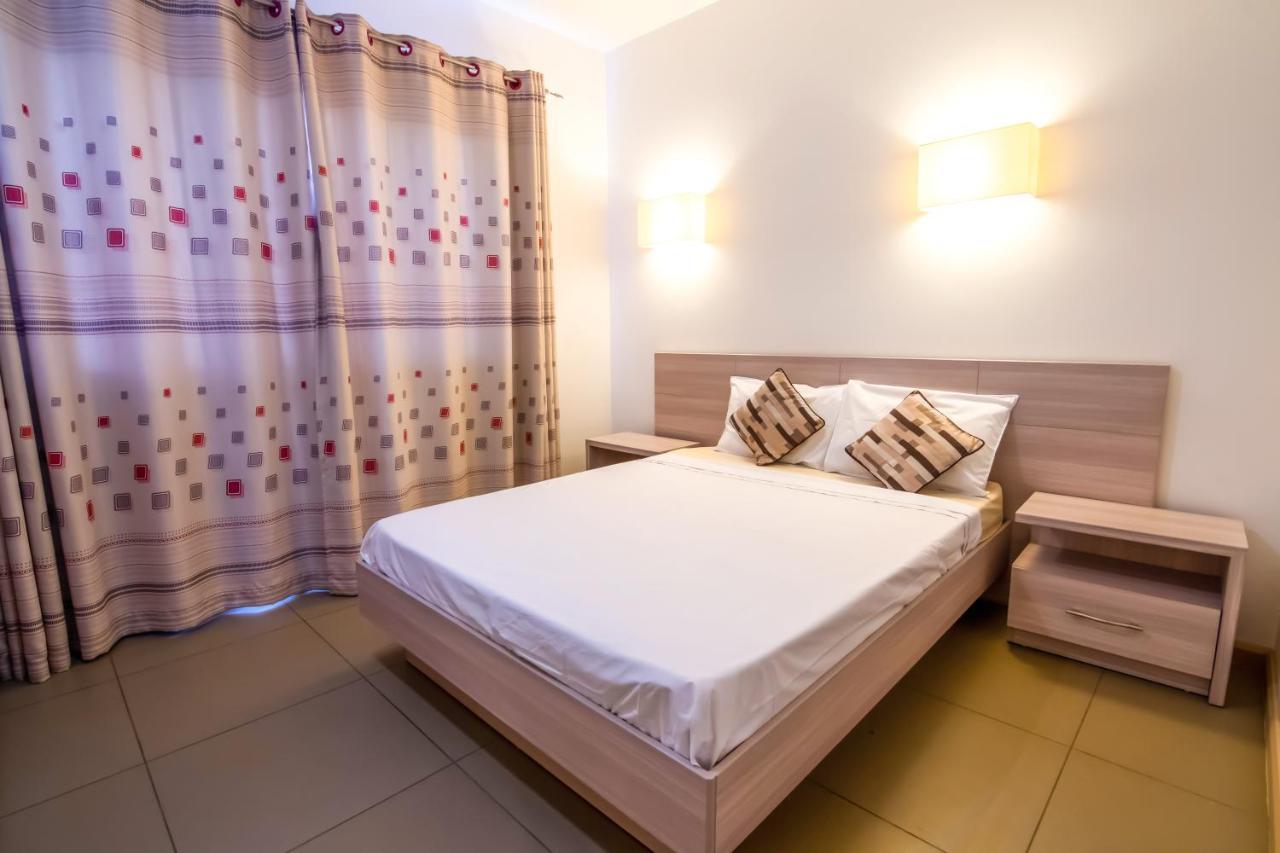 Azuri Ocean Village - Elegant 3-bedroom With Private Garden, & Pool Access In