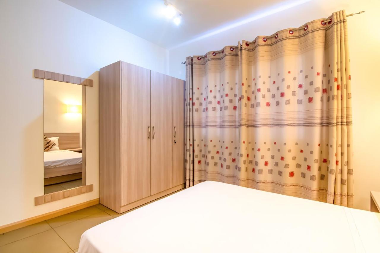 Azuri Ocean Village - Elegant 3-bedroom With Private Garden, & Pool Access In Roches Noires