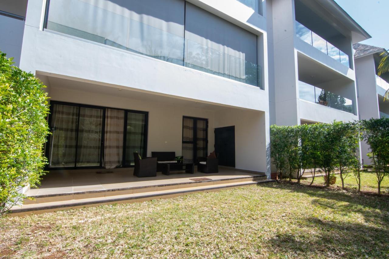 Azuri Ocean Village - Elegant 3-bedroom With Private Garden, & Pool Access In *
