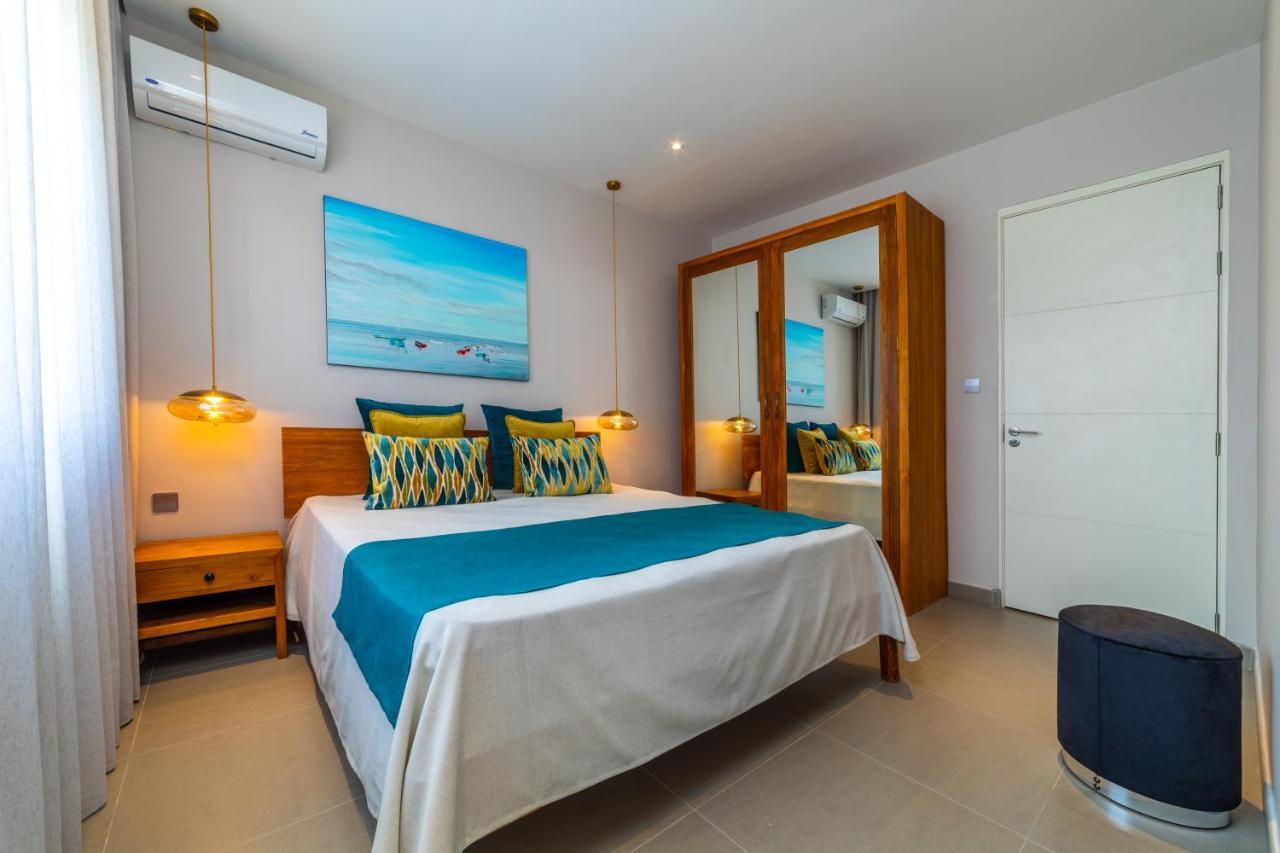 One Bay No 8 Apartment