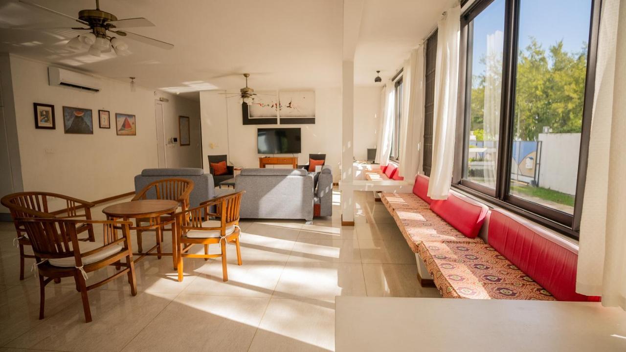 Pousada Angelou - Sunlit Getaway With Pool And Wifi Belle Mare