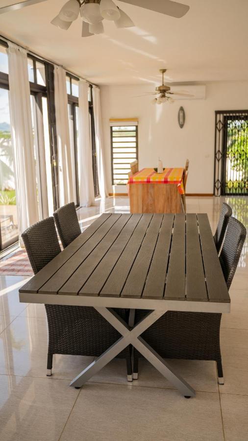 Angelou - Sunlit Getaway With Pool And Wifi Pousada *
