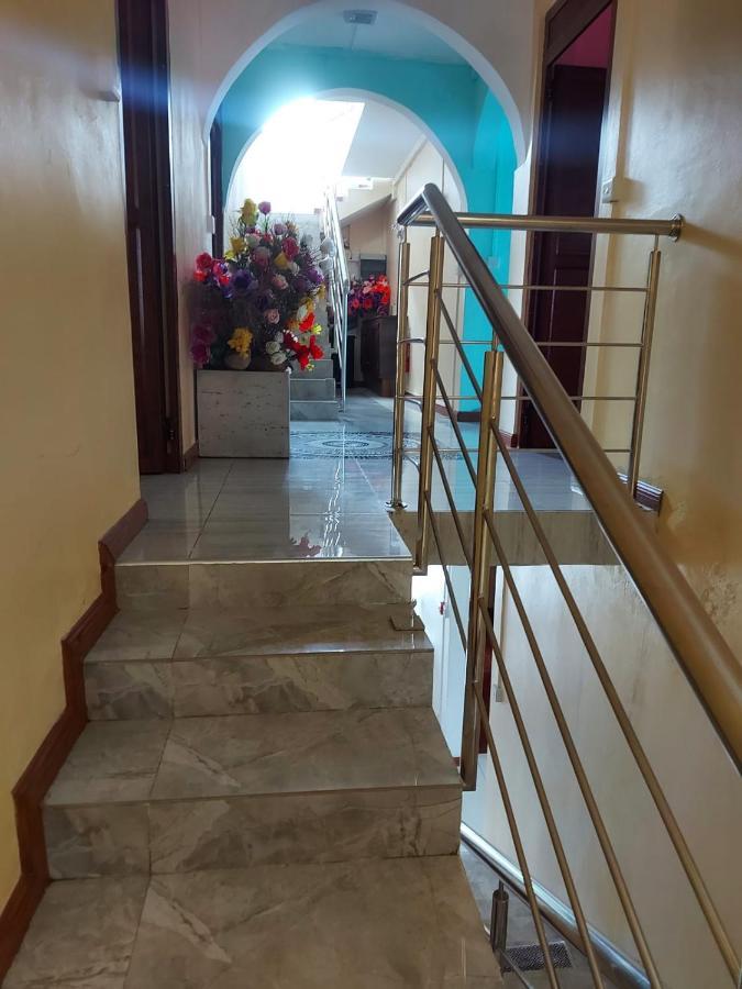 Acomodação com café da manhã  Skylineinn 2*