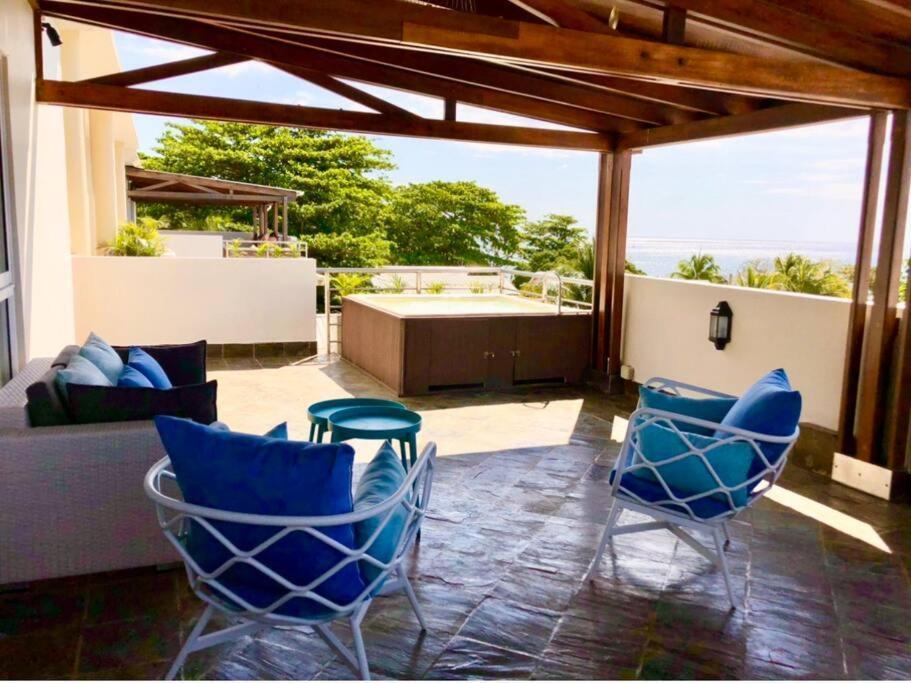 Hibiscus Penthouse Vue 2 Trou aux Biches
