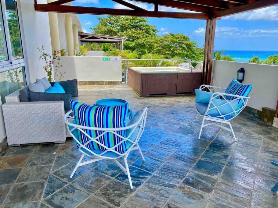 Hibiscus Penthouse Vue 2 * Trou aux Biches