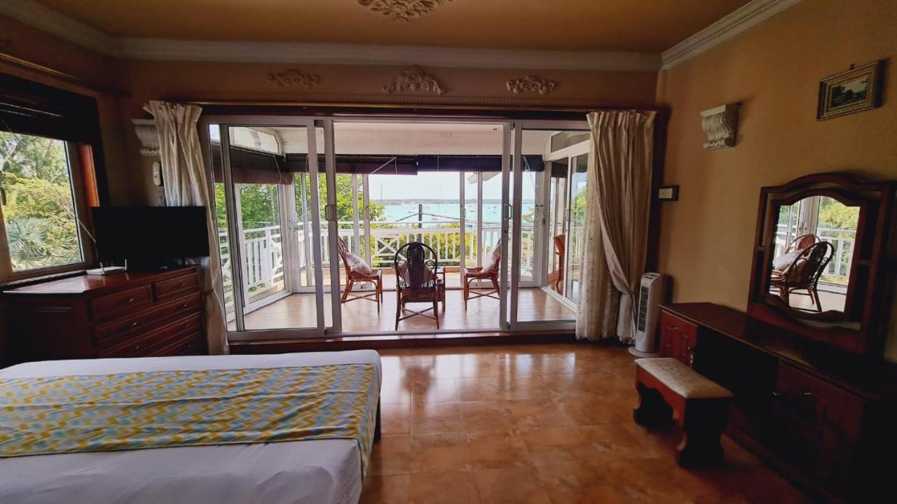 Beachfront Penthouse With Panoramic Ocean View * Grand Baie