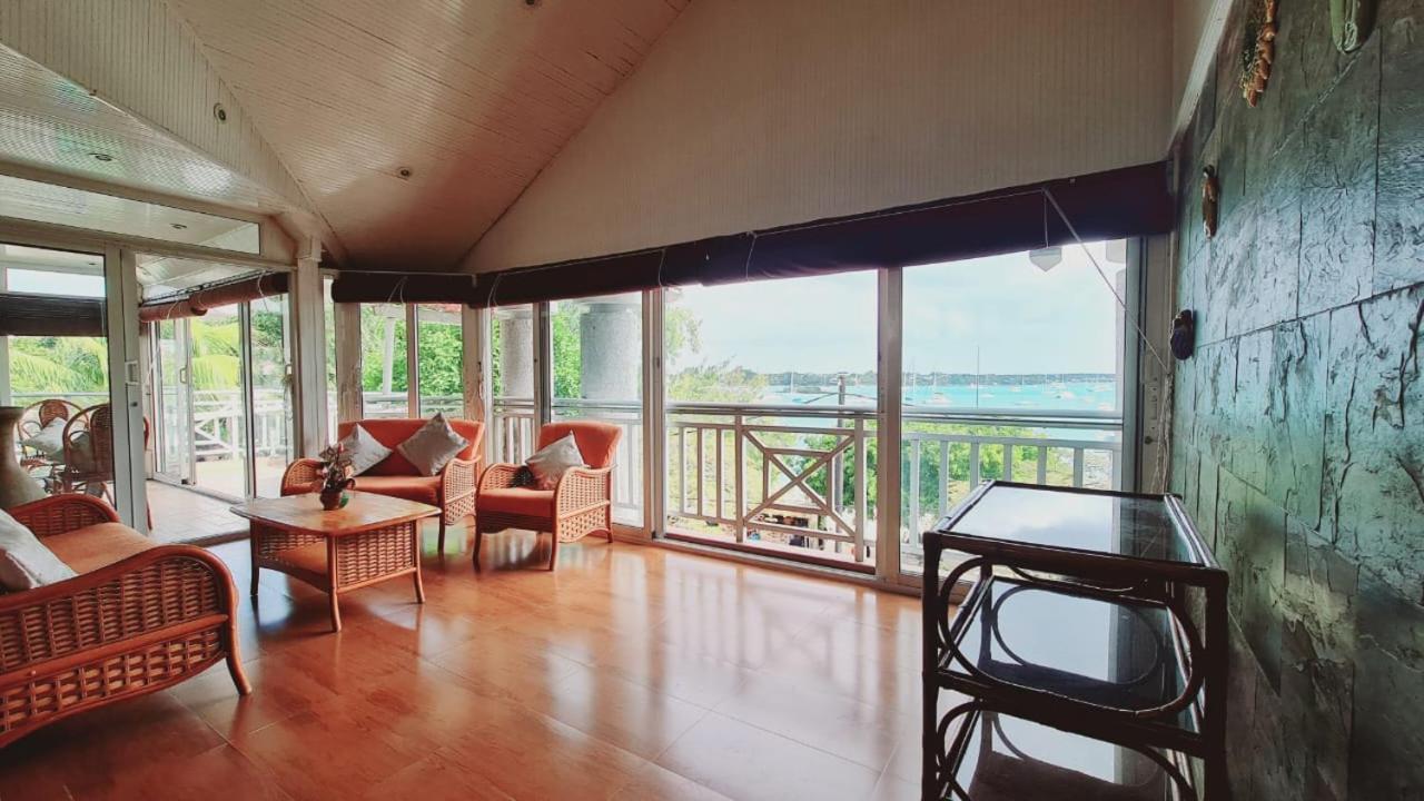 Beachfront Penthouse With Panoramic Ocean View Apartment