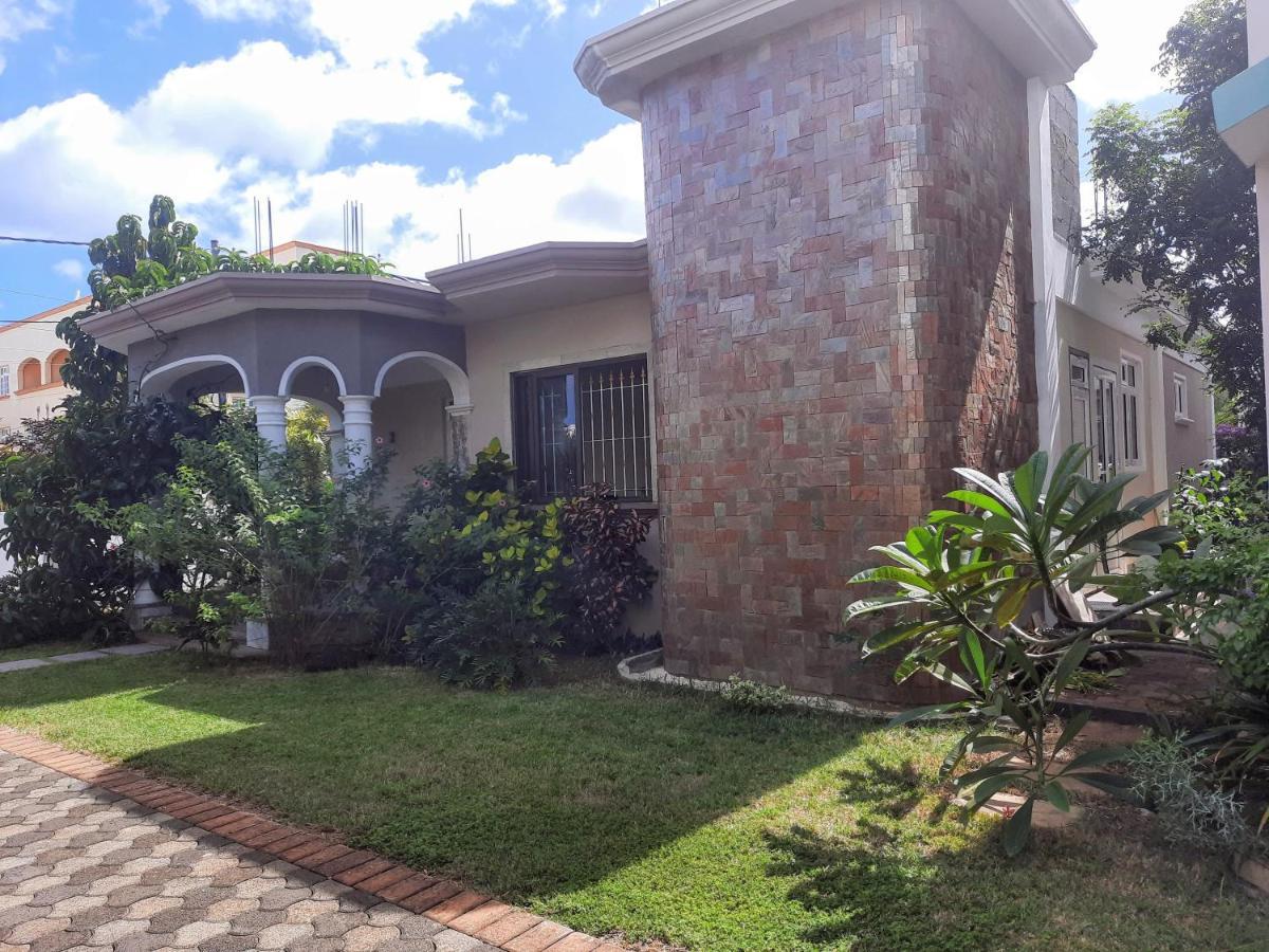 Cardamon Villa: Beachside Retreat With Pool