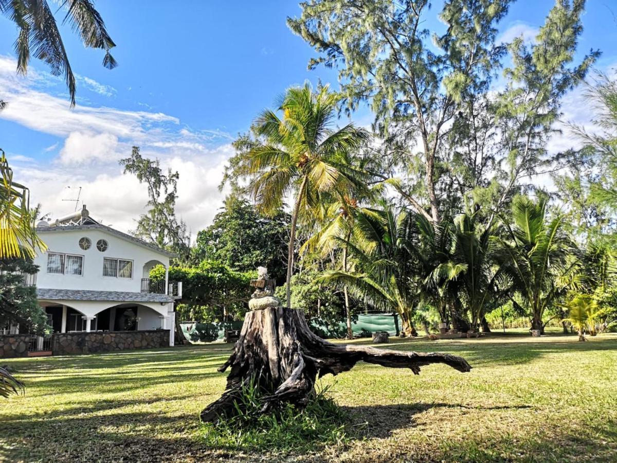 Karel Sea View Villa Riambel