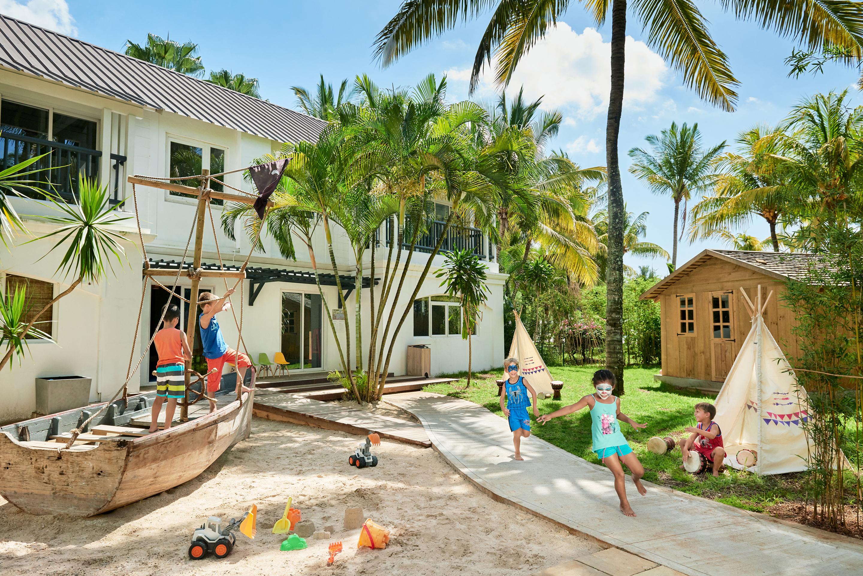 The Ravenala Attitude Resort 4*