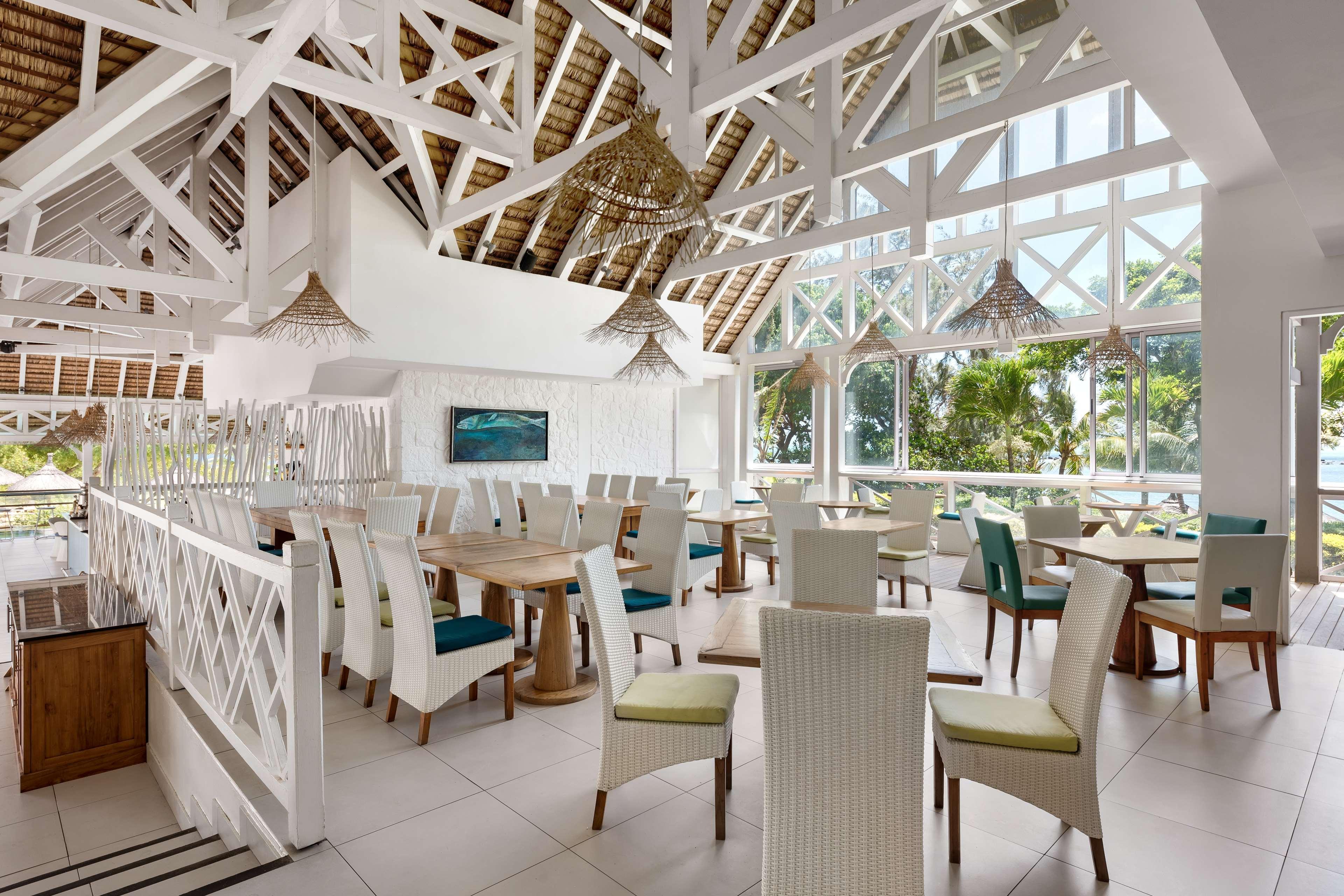 Resort Radisson Blu Azuri &