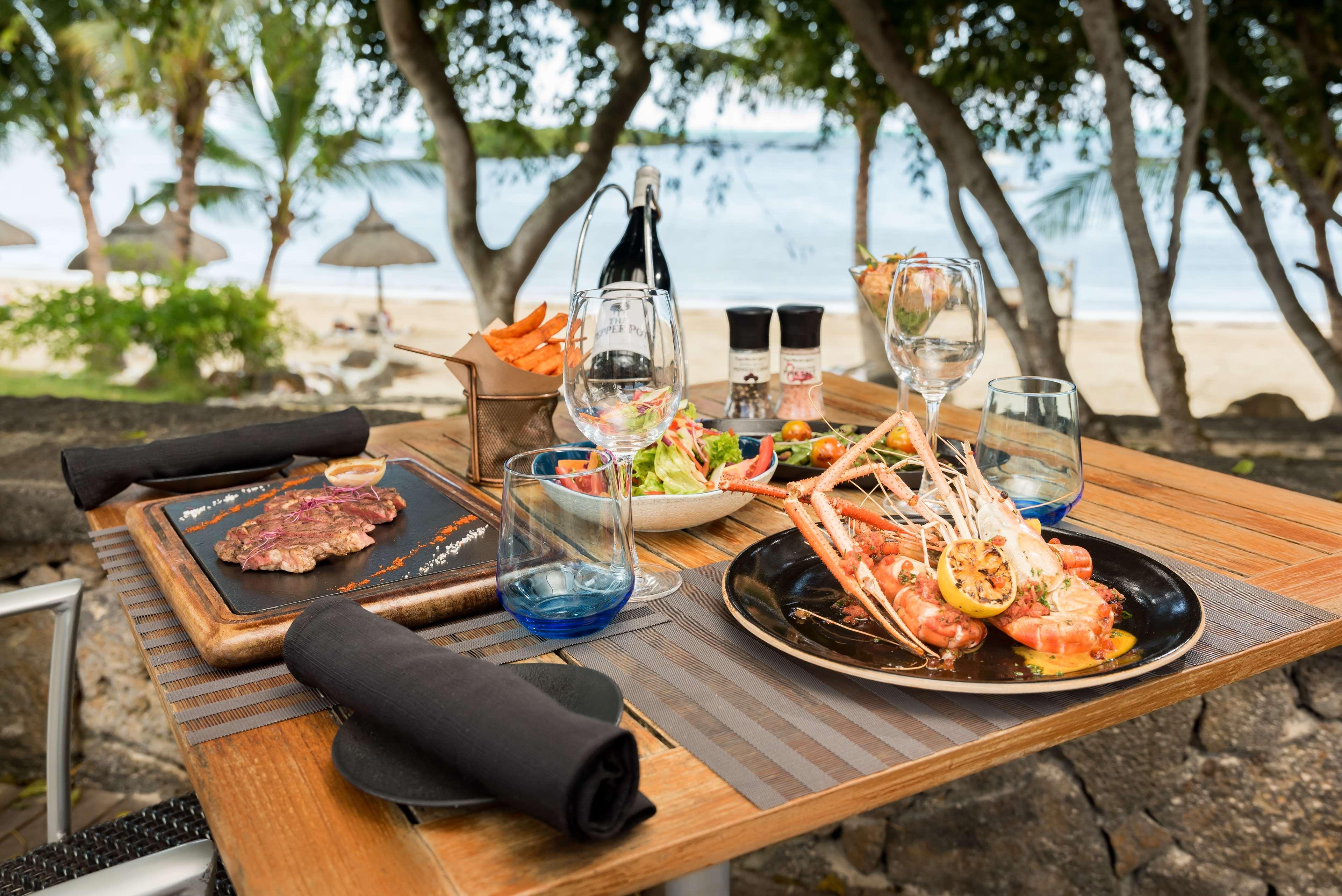 Radisson Blu Azuri & Resort Roches Noires