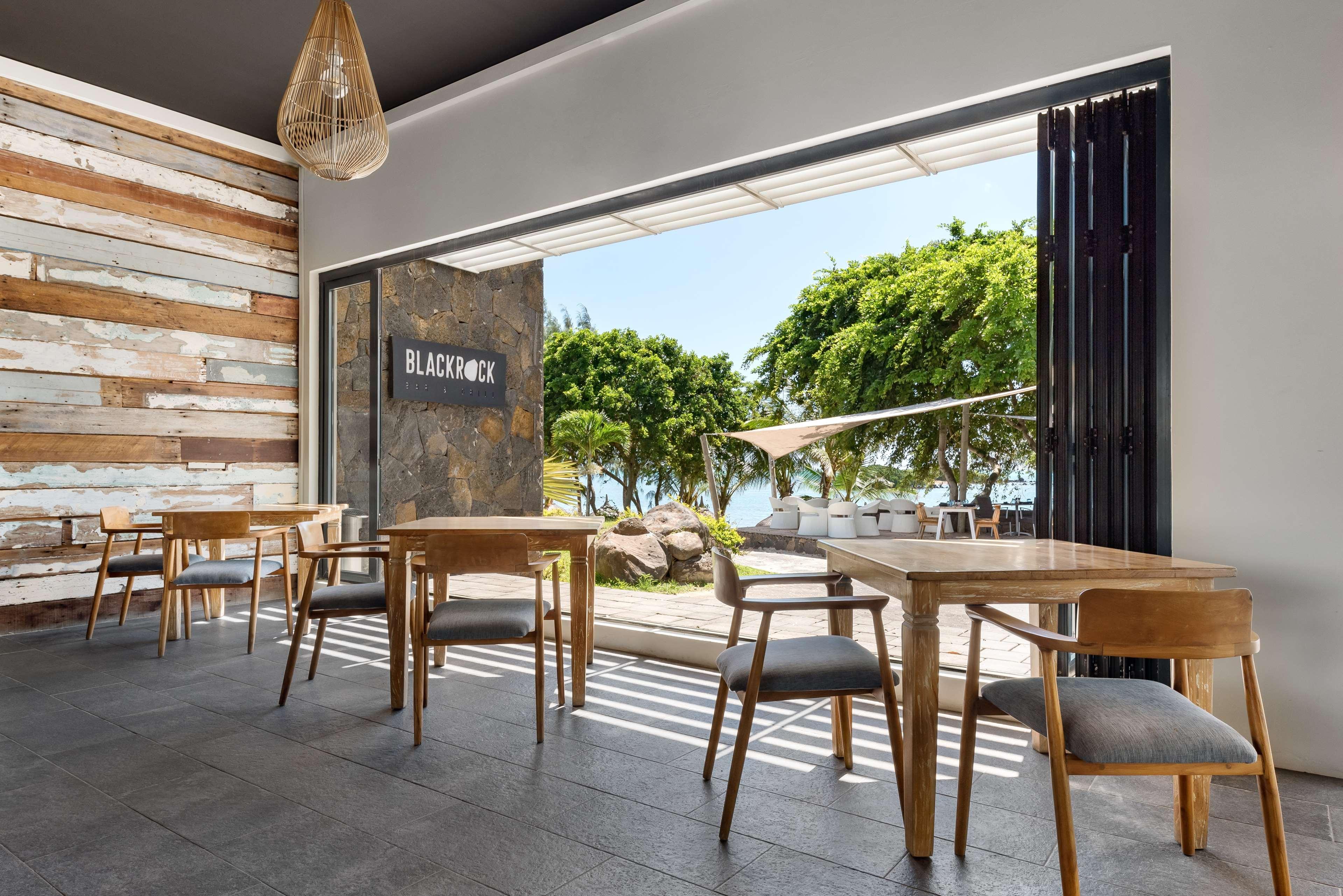 Radisson Blu Azuri & Resort Roches Noires