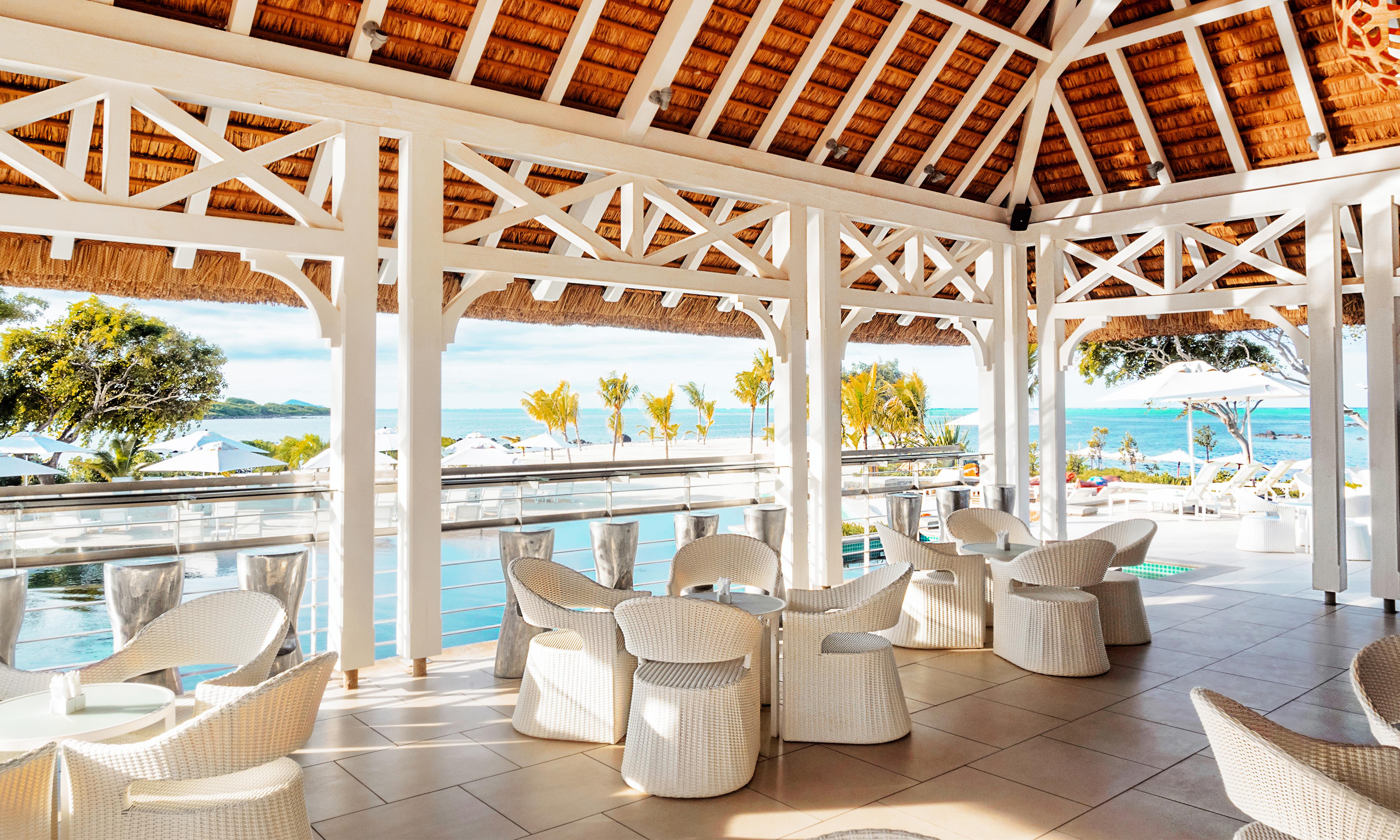 Radisson Blu Azuri & Resort Roches Noires