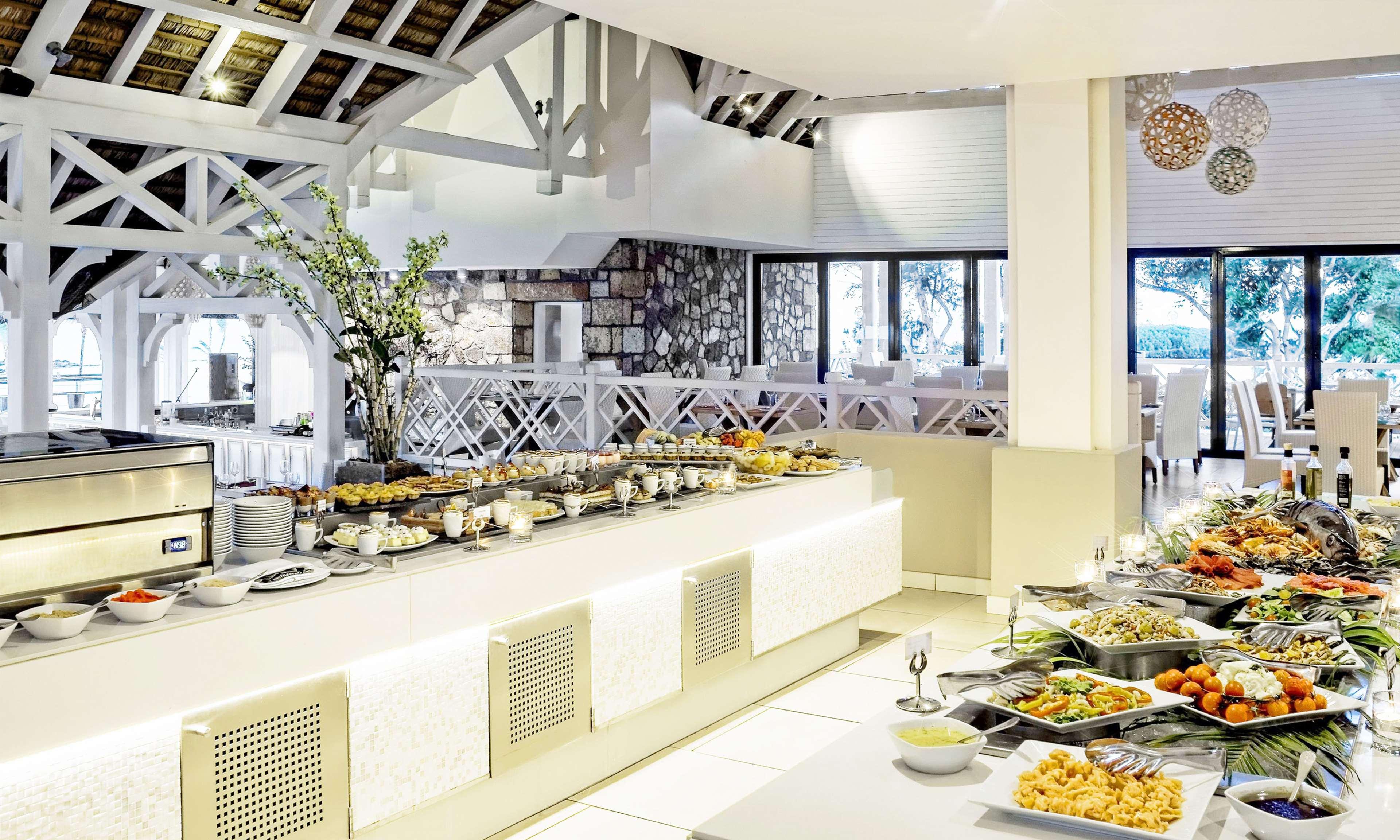 Radisson Blu Azuri & Resort 4*