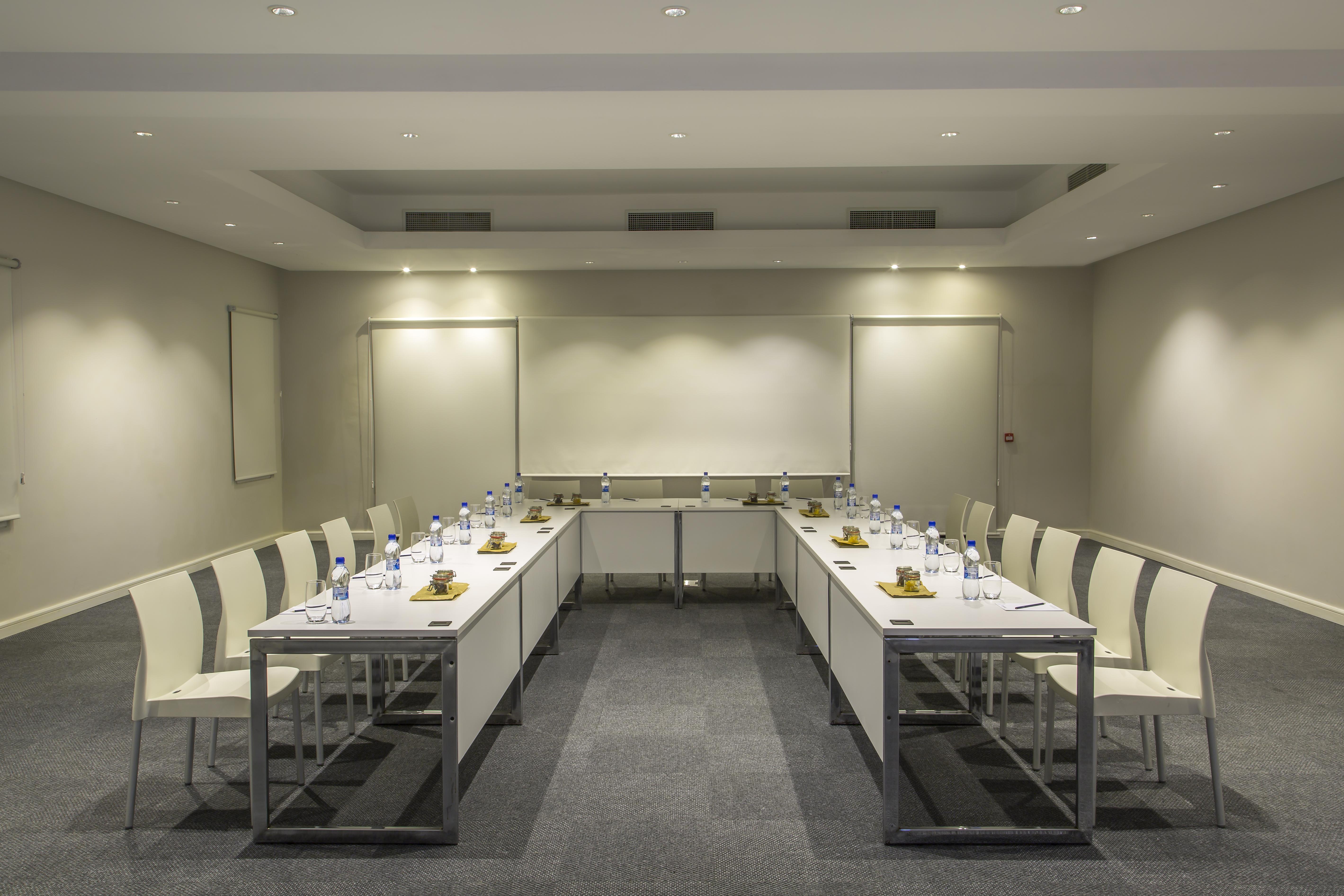 Radisson Blu Azuri & 4* Roches Noires