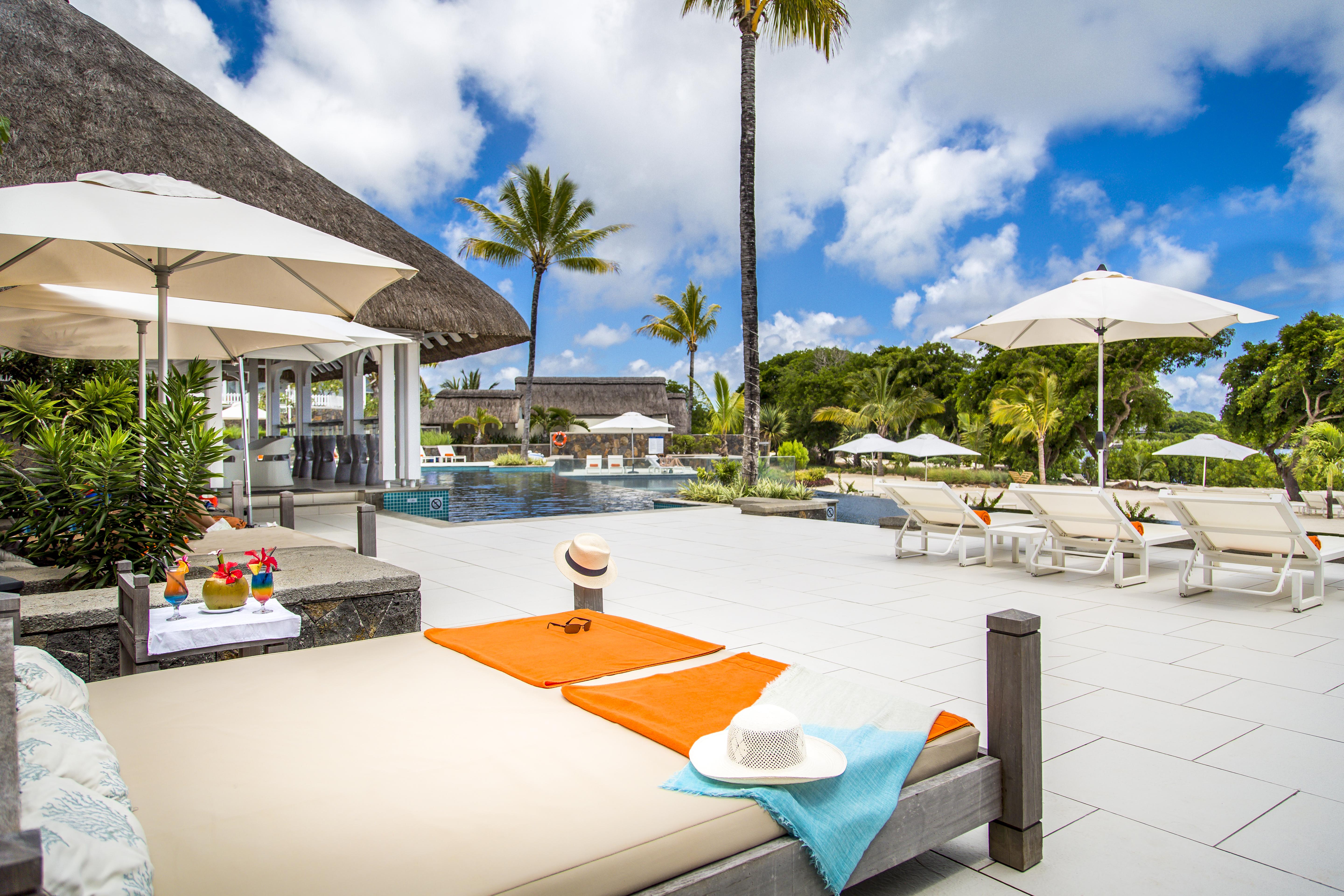 Radisson Blu Azuri & 4*