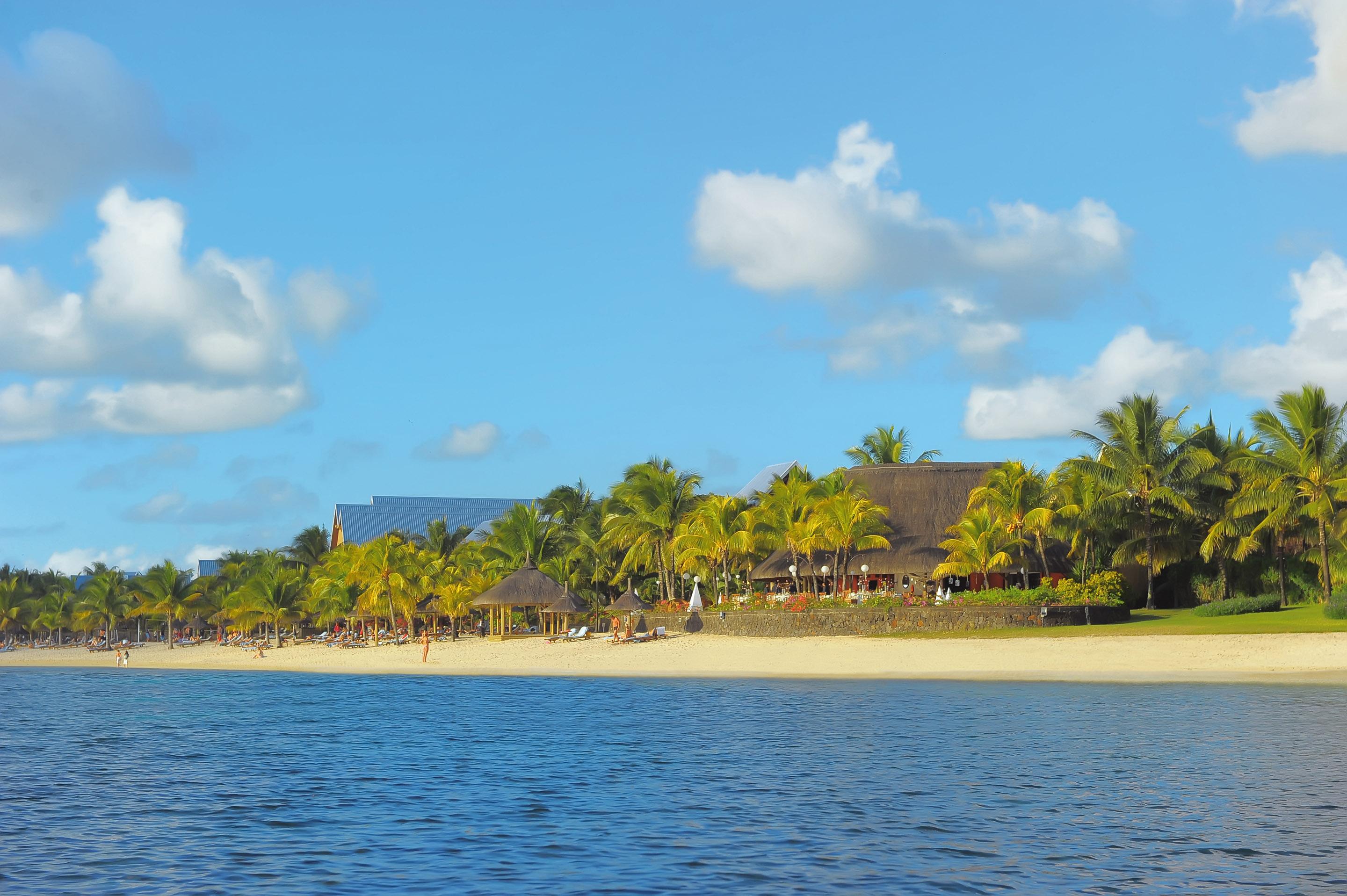 Victoria Beachcomber & 4* Pointe aux Piments