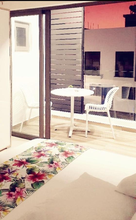 Guest house 3bed With Private Pool And Rooftop With A Sea View In Flic-en-flac, Mauritius Flic en Flac