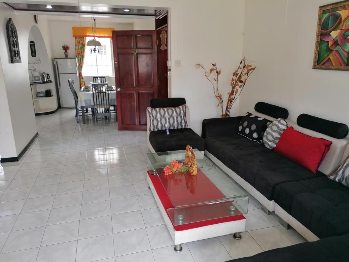 Les Camelias Apartment