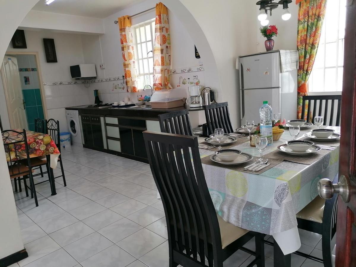 Les Camelias Apartment *