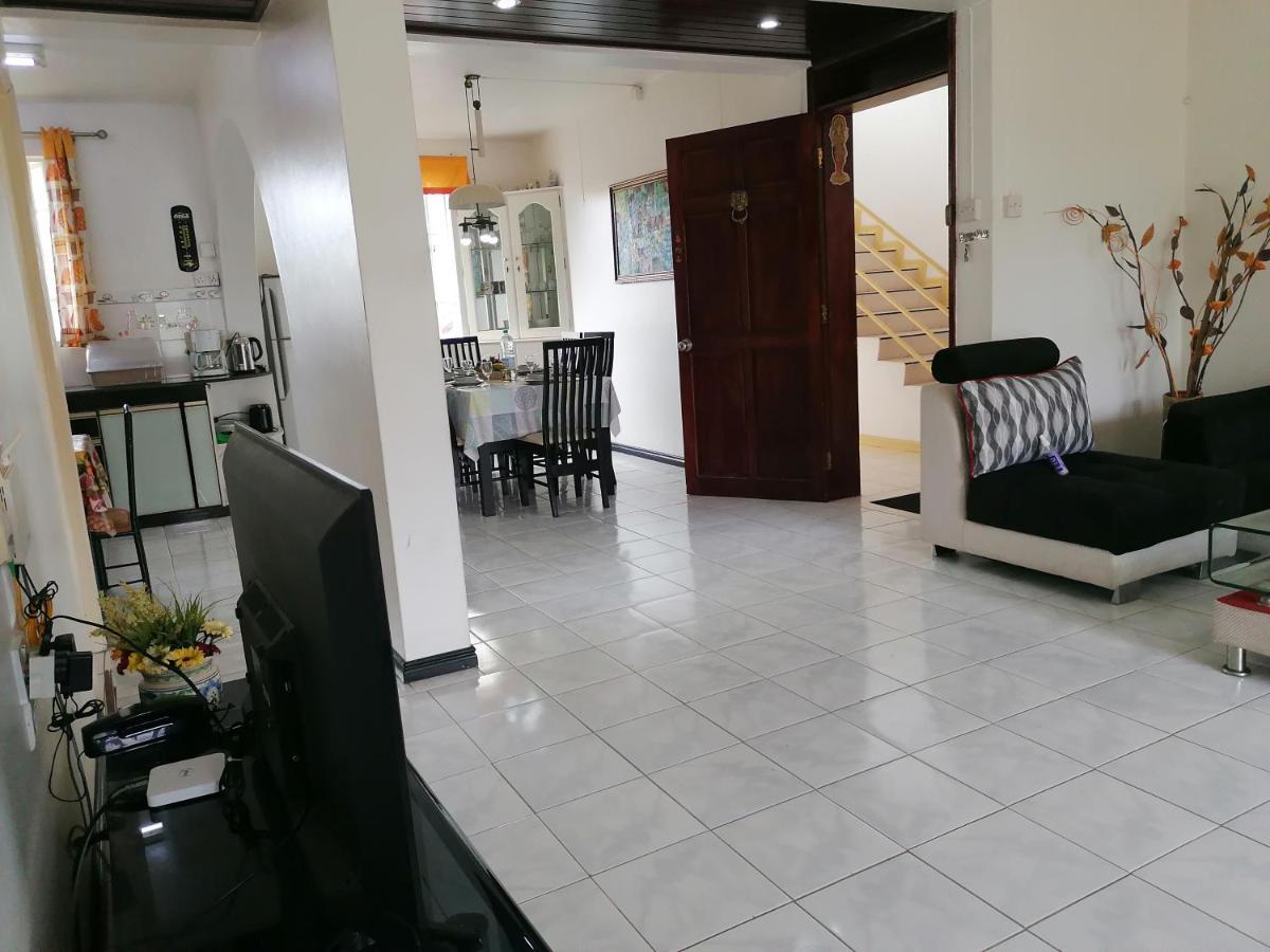 Les Camelias Apartment *