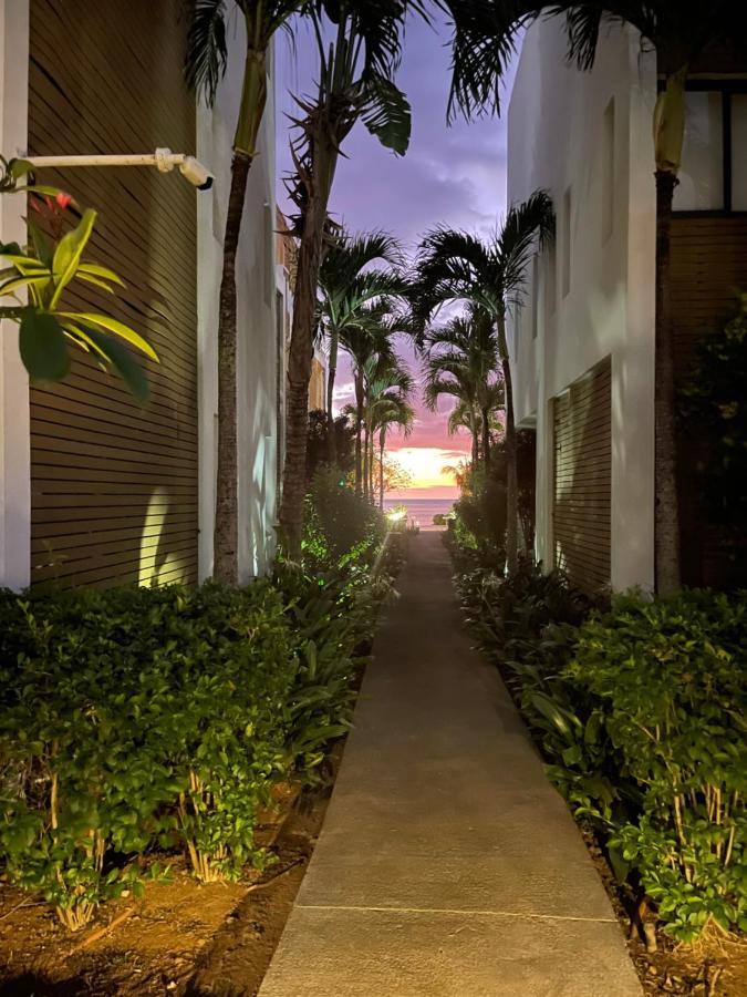 Cap Ouest Beachfront Luxury Penthouse & *