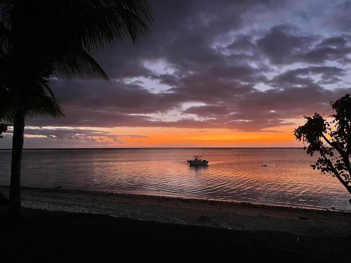 Cap Ouest Beachfront Luxury Penthouse & Apartment *