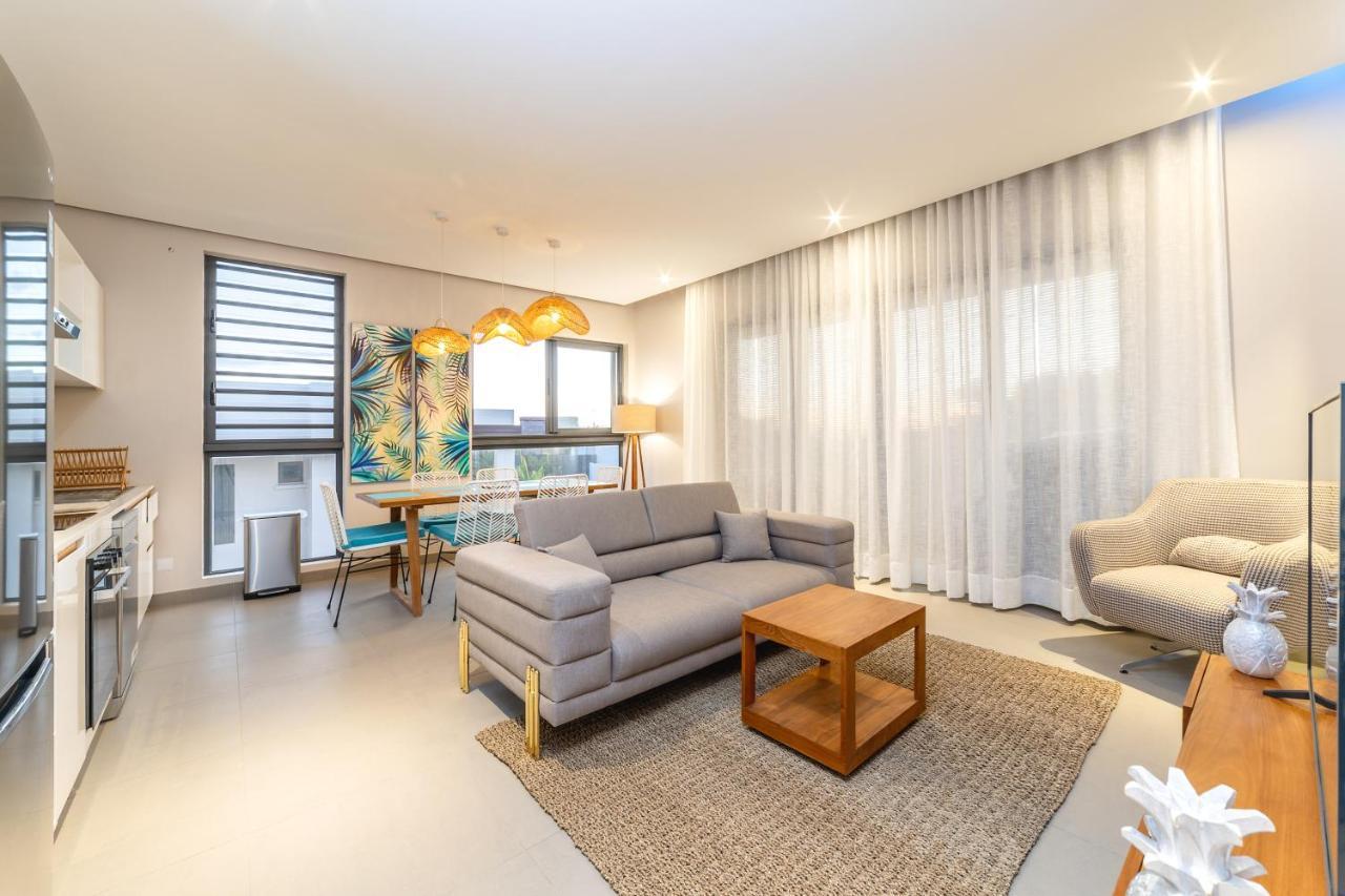 Penthouse 13 - One Bay With Private Rooftop Terrace And Dip In Pool Pereybere Beach
