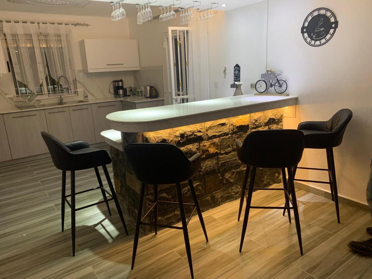 Holiday home Santa Avec Piscine Et Jardin Pointe aux Piments