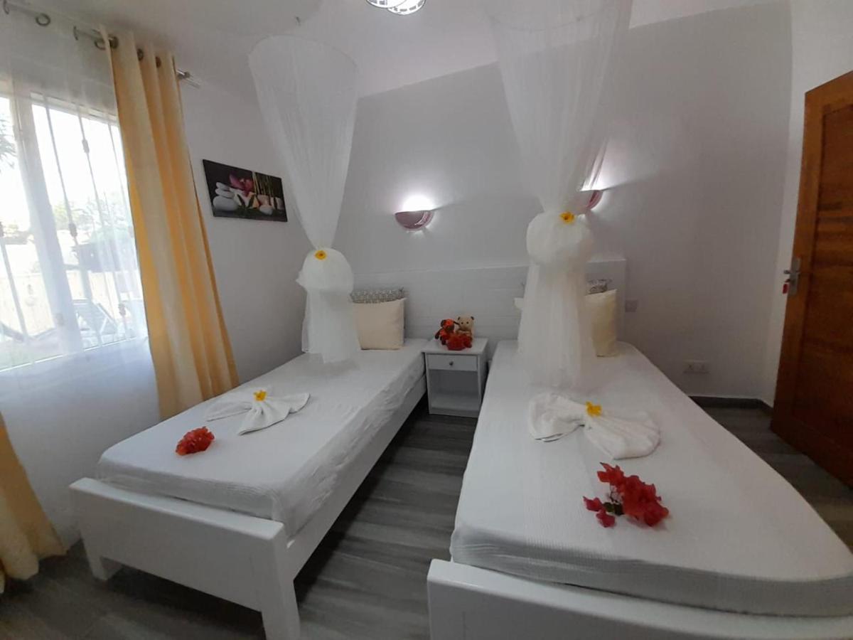 Holiday home Santa Avec Piscine Et Jardin