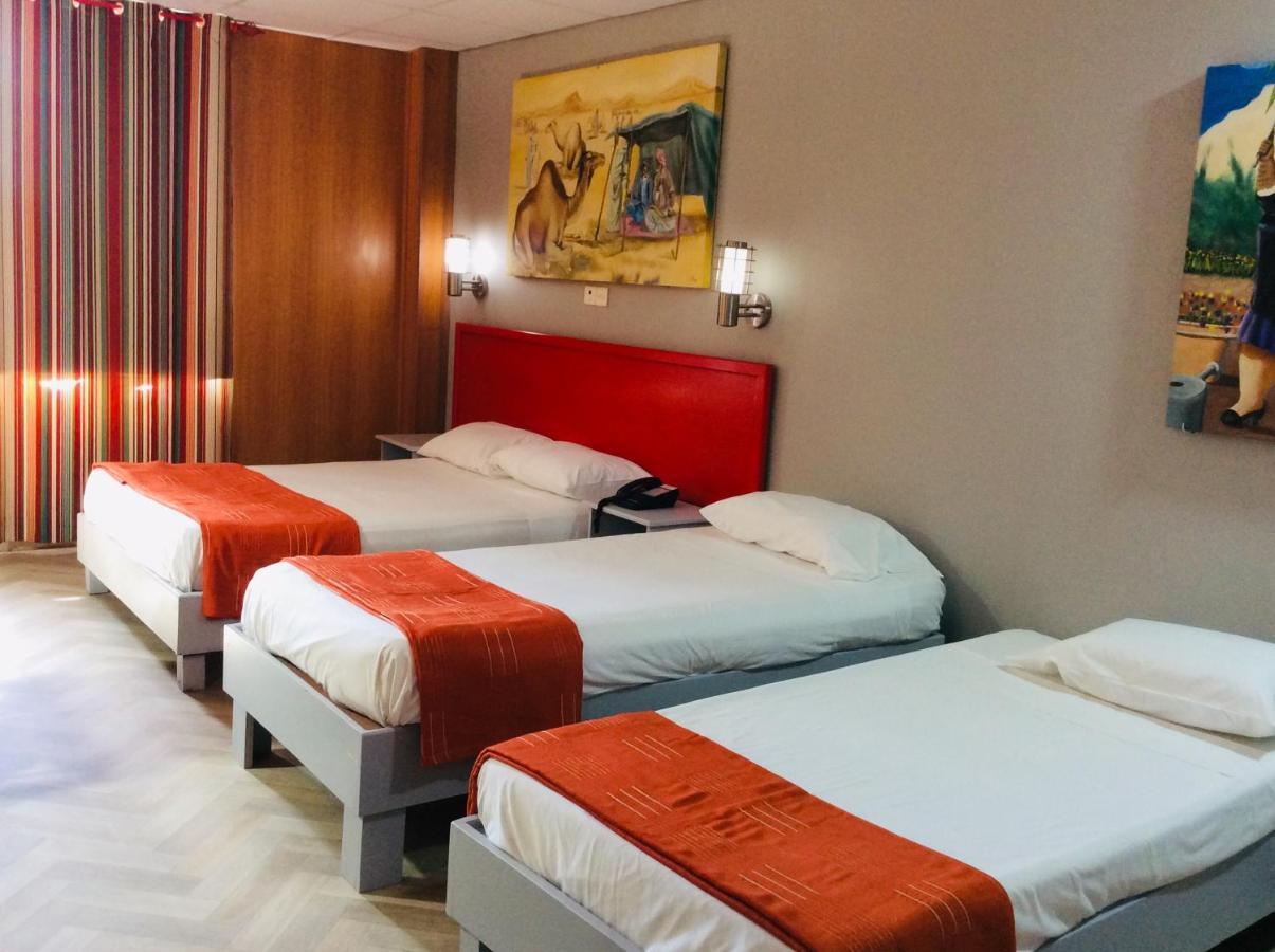 Champ De Mars Hotel 2*