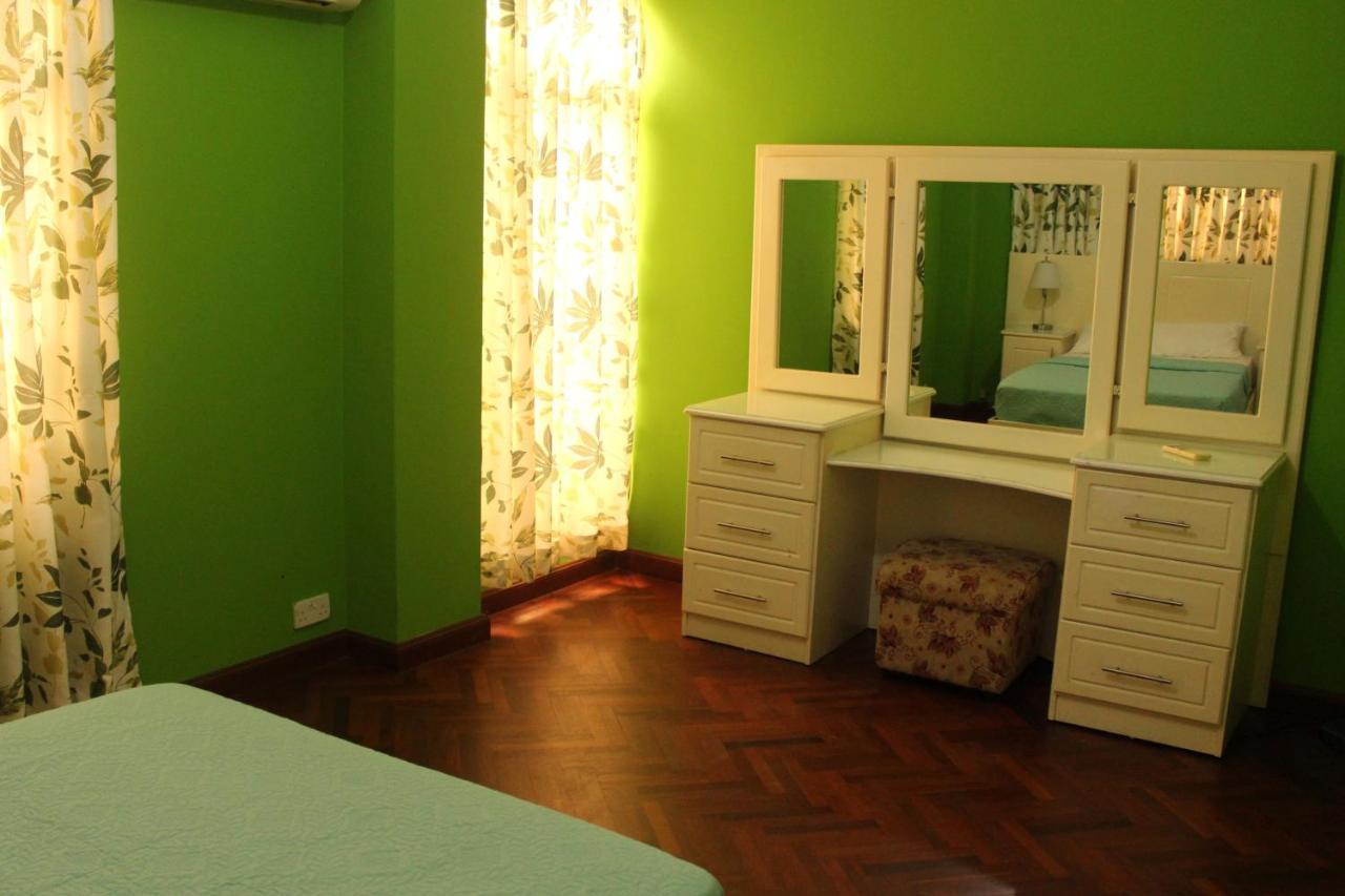 Dauphine Apartment *